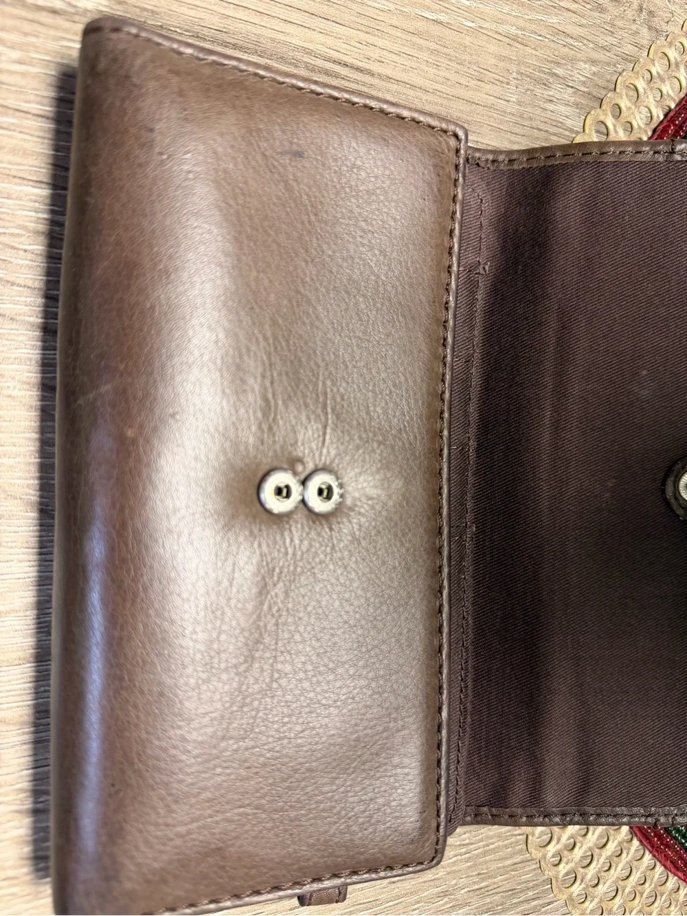 Fossil exterior leatherlight